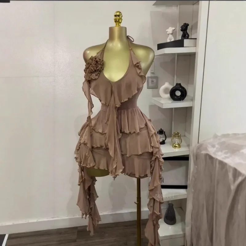 

2025 Новое модное женское платье со рюшами, укороченный топ на бретелях и облегающие мини-юбки с лентой, костюм для отпуска, комплект из двух предметов, наряд