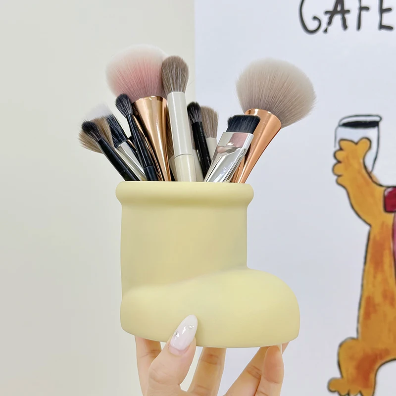 Creative Little Red Boots Pen Holder Series Plastic Student Desktop Vase Multi-Functional Makeup Brush Storage Bucket