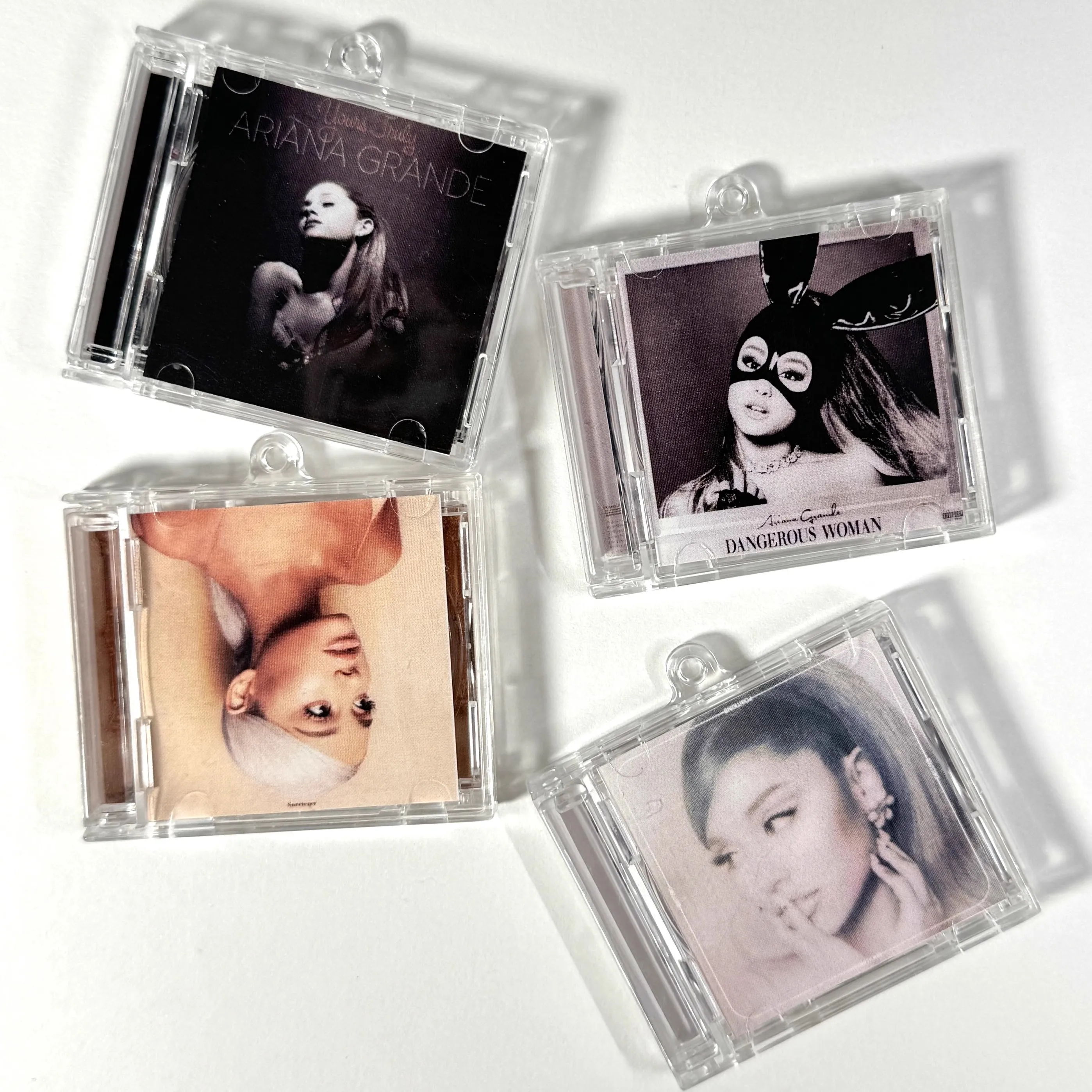 Pop Play canciones Ariana Grande MINI música CD NFC llavero posiciones álbum edulcorante colgante Cosplay collar acrílico llavero regalo