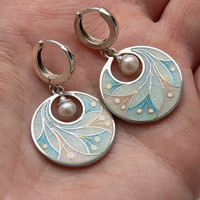 Fashion Enamel Colorful Painting Flower Earrings Sweet Pearl Earrings Metal Peacock Tail Color Hanging Ladies' Party Earrings
