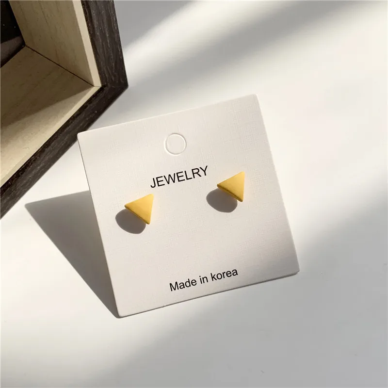 New Geometric Triangle Earrings for Women Fashion Simplicity Small Yellow Earring Jewelry Gifts Wholesale