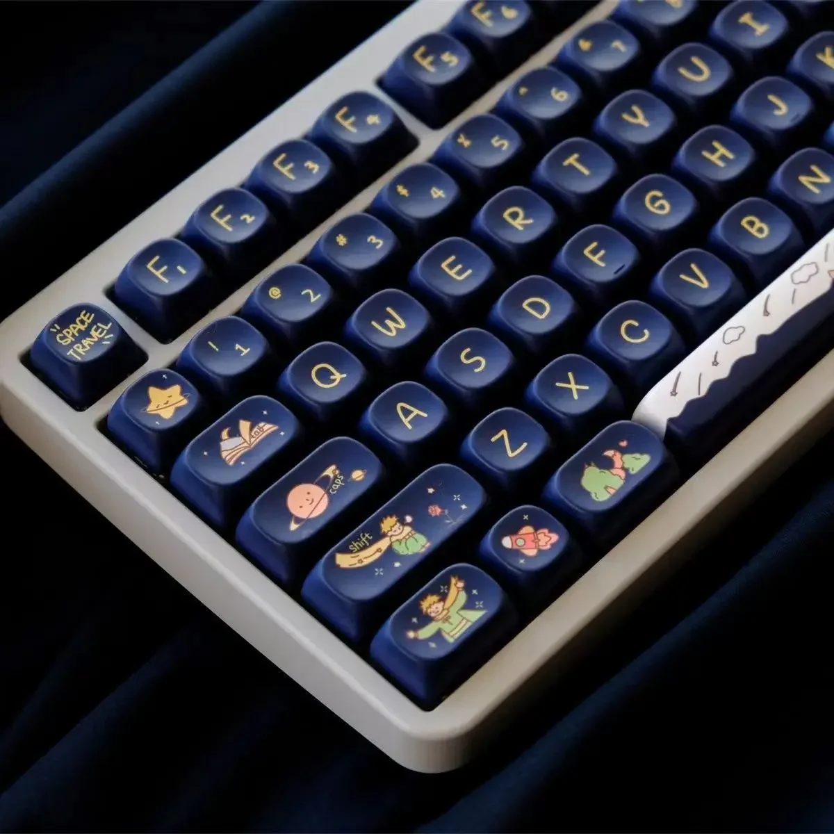 Kleine Prins Cartoon Schattige Keycap Blauwe Moa Pbt Sublimatie Gepersonaliseerde Creatieve Diy Mechanische Toetsenbord Complete Set