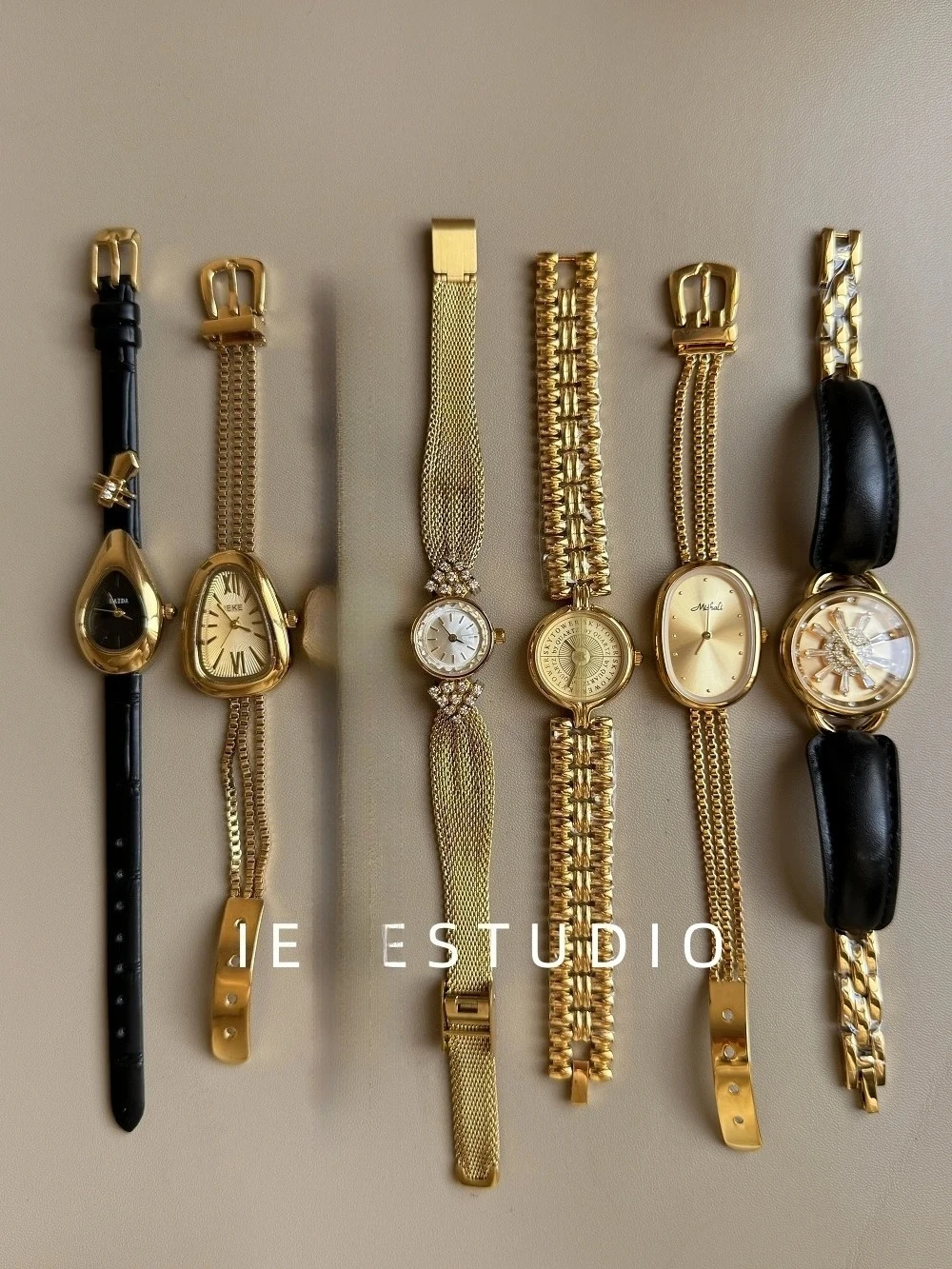 

Gold Vintage Style Women'S Watch, Sophisticated And Stylish Design, Trendy Quartz Watch, Women'S Fashion Watch, Watch Accessory.