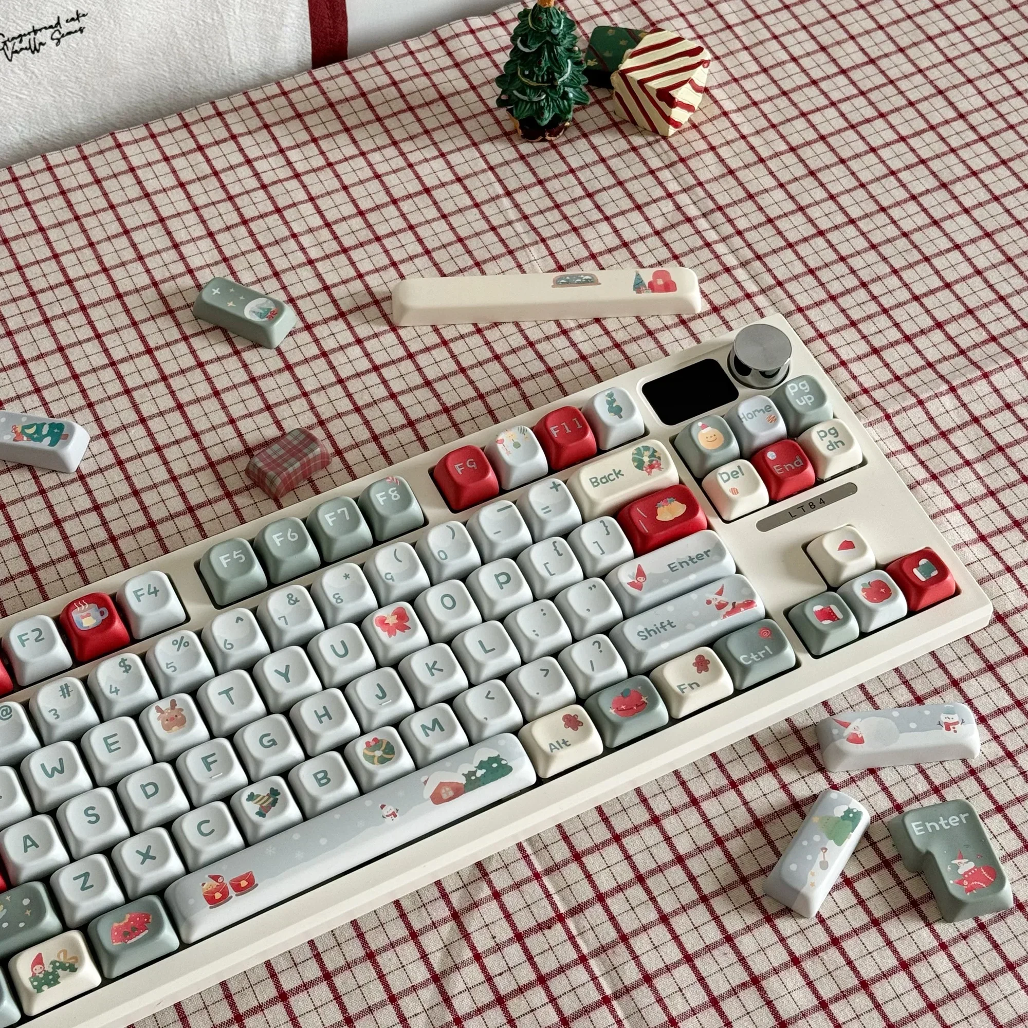 

Mori's Birthday MDA EOA height, original keycaps, Christmas keycaps