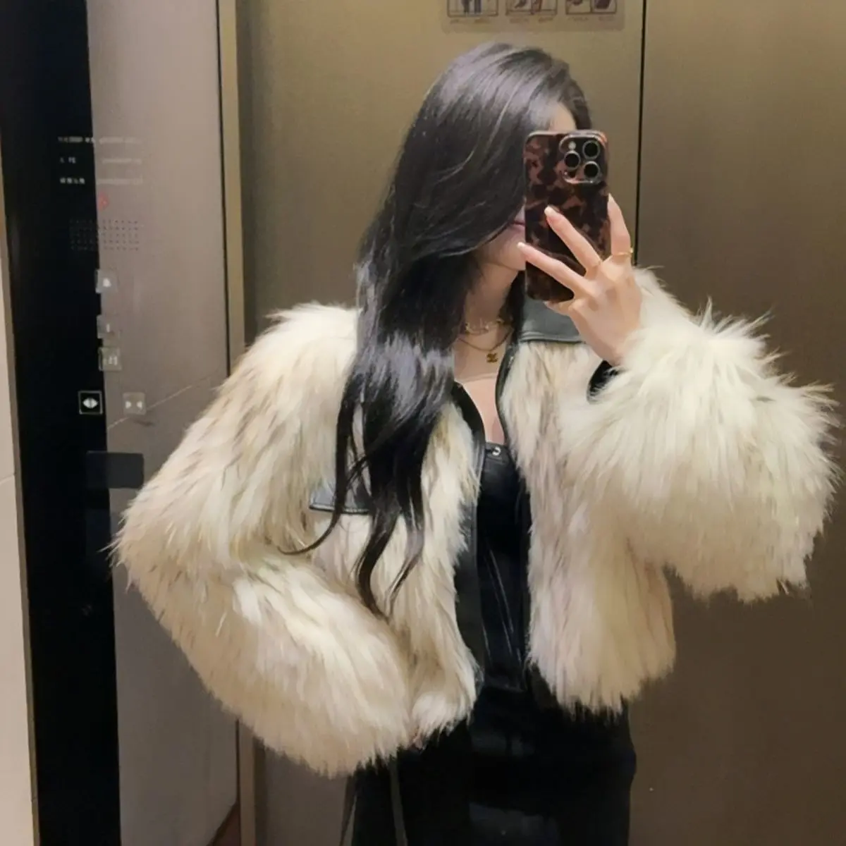 

Faux Fur Long-Sleeved Coat 2024 Winter New Thickened Women'S Short Small Fragrance Style Imitation Fox Fur Slim Fit Fur Coat