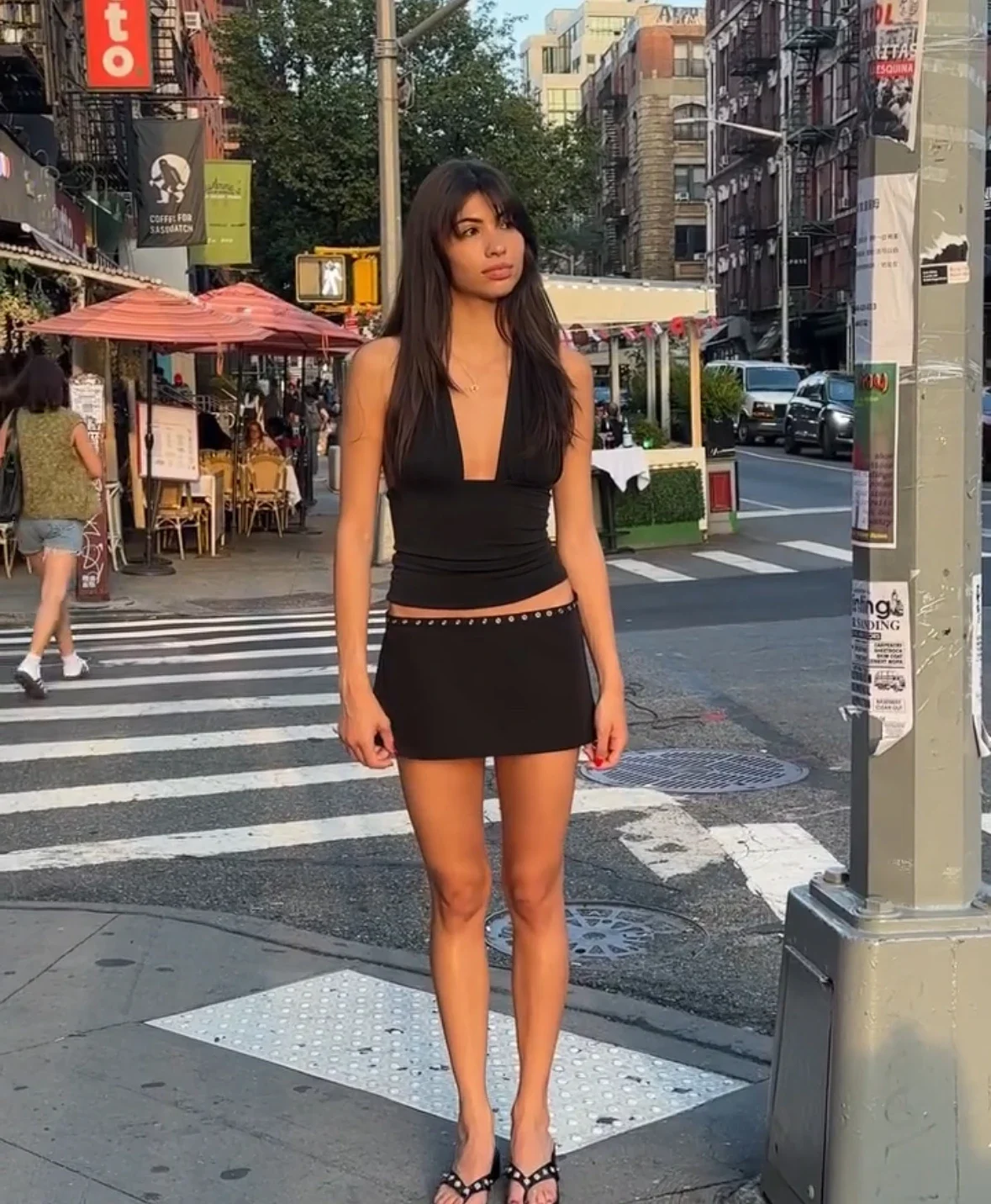 

Honey honey black low-rise mini culottes with side slits A-line skirt with silver stomata at waist