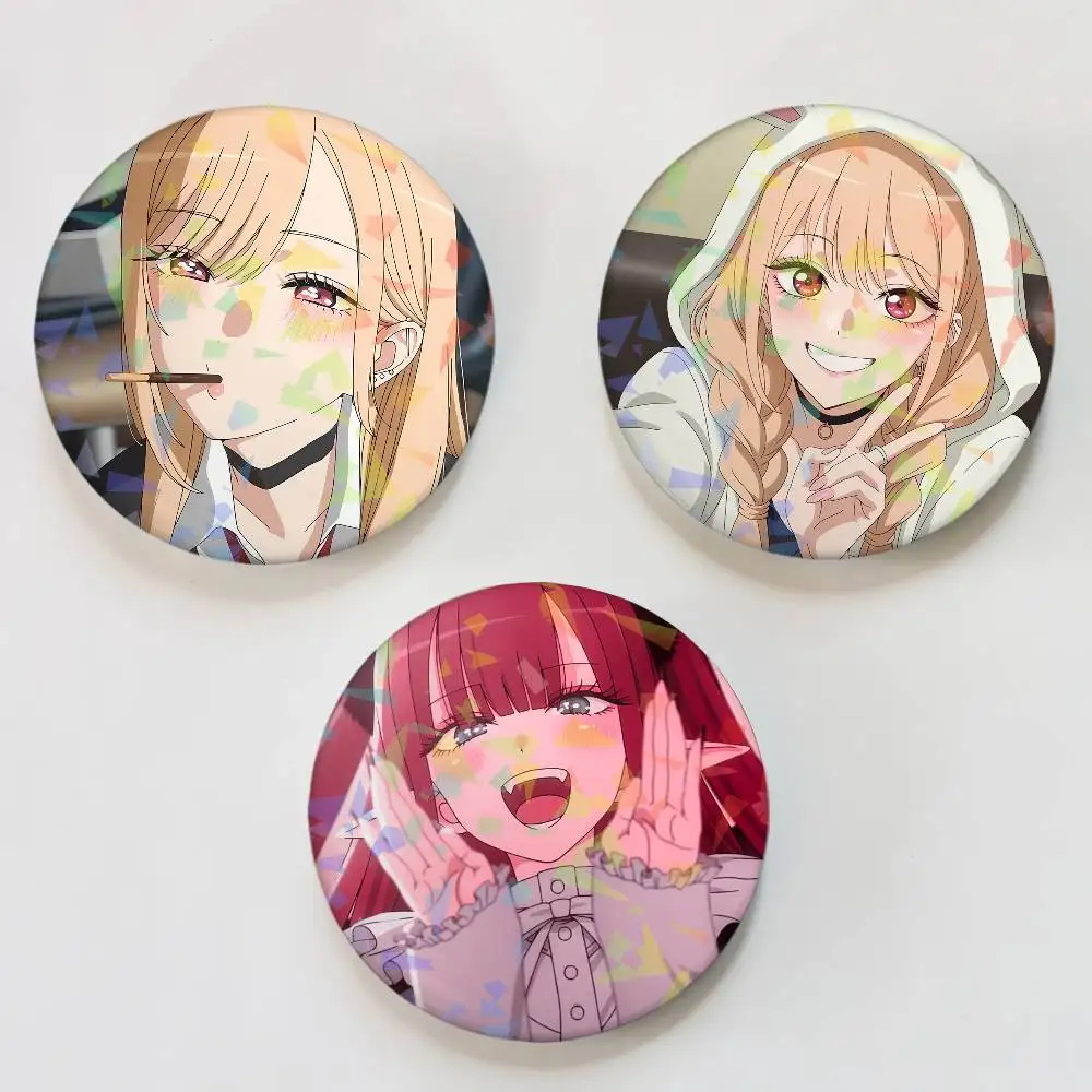 Anime M-Marin Kitagawa Laser-Anstecknadeln für Rucksack, Kleidung, Dekoration, Brosche, Fiktion-Abzeichen, Schmuck, Geschenke