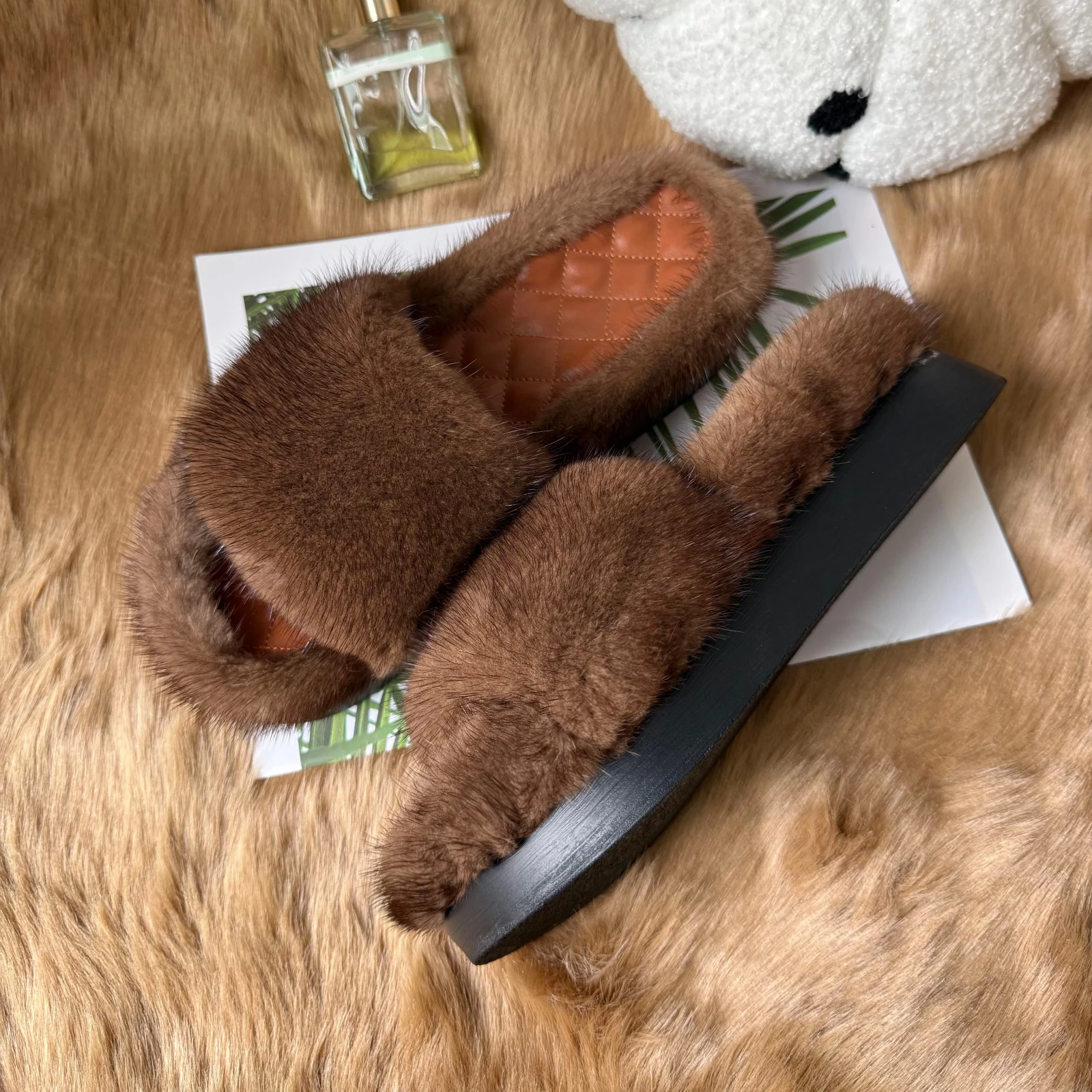 Dicke, warme Hausschuhe aus echtem Nerzfell für Damen, flauschige Pantoffeln, luxuriöse, warme Plüschfell-Schuhe für den Winter. – Detail 7