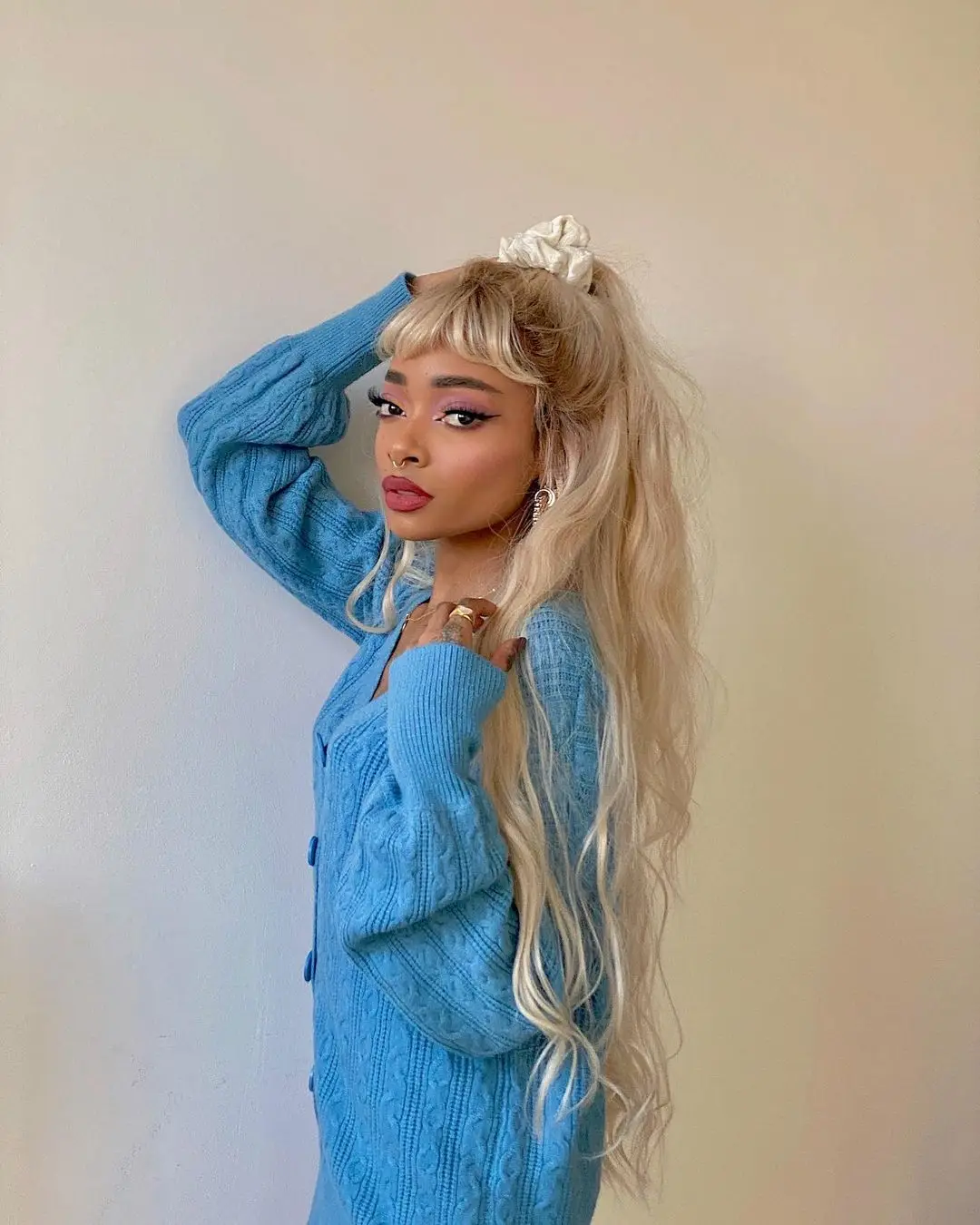 Top HD Lace Wig with Curtain Bangs Light Creamy Blonde Rooted Synthetic Lace Front Colored Natural Wave Frigne Wig For Women