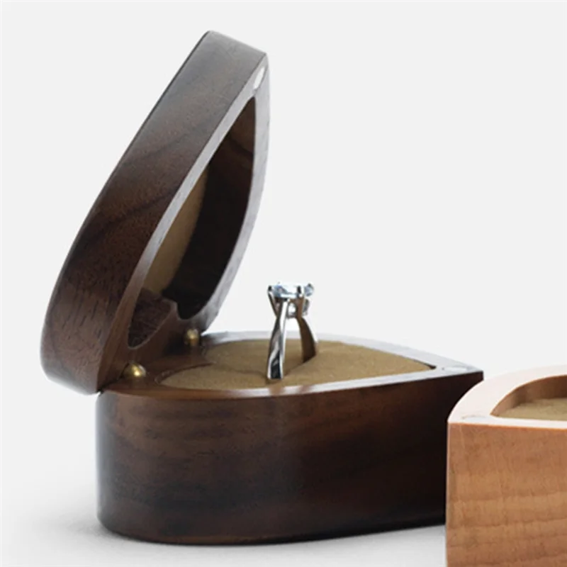 HLZS-결혼 제안 보석 상자 단일 반지 호두 플립 링 보관 상자 레트로 휴대용 방진 실용 나무 상자