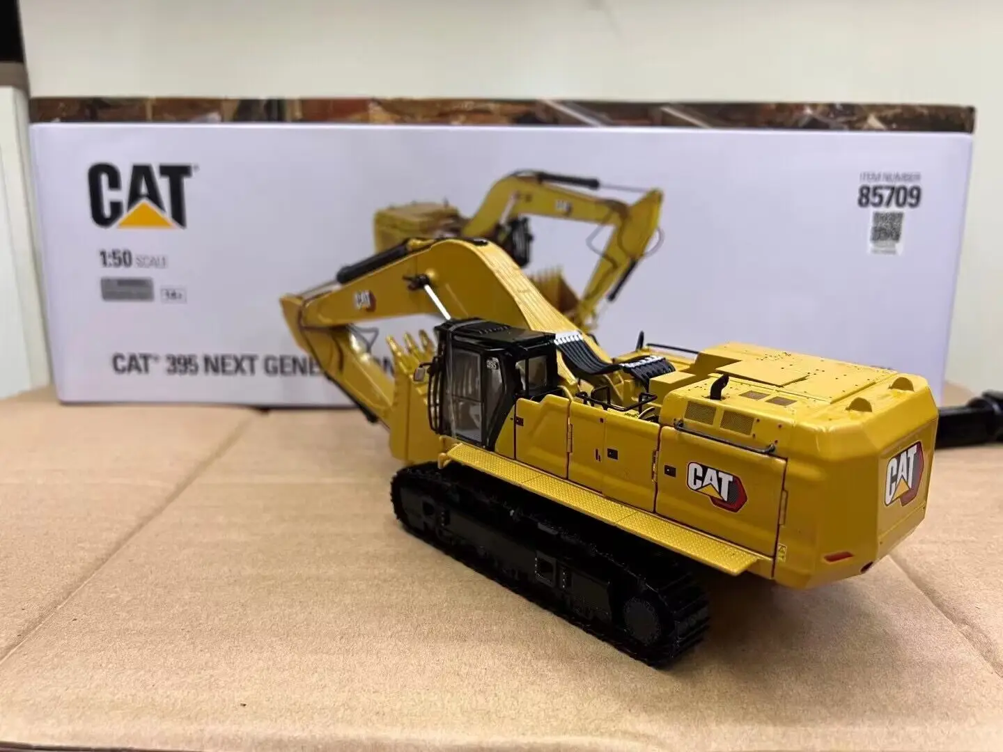 395 Next Generation Hydraulic Excavator 1/50 Scale Metal Model By DieCast Masters DM85709