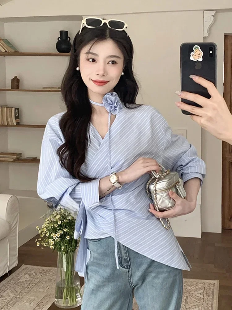 Camisa a rayas florales en 3d para mujer, blusa ajustada a la moda con cuello de pico, blusa de manga larga dulce, Tops elegantes de diseño Irregular coreano Chic para mujer