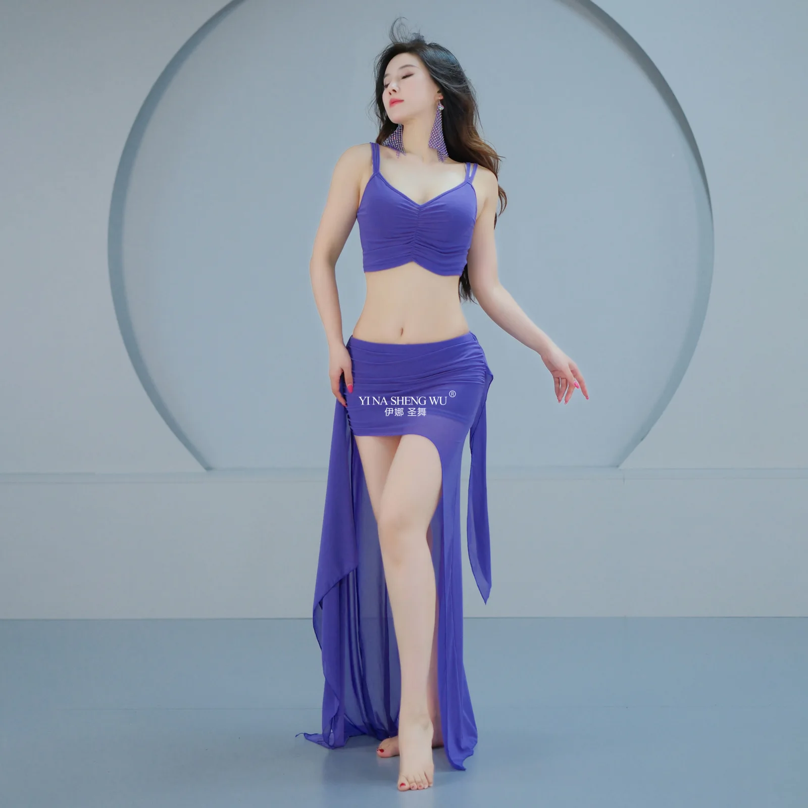 ベリーダンス練習服女性のカスタマイズされたセクシーなノースリーブトップ + セクシーなスプリットロングスカート 2 個女の子オリエンタルダンス衣装