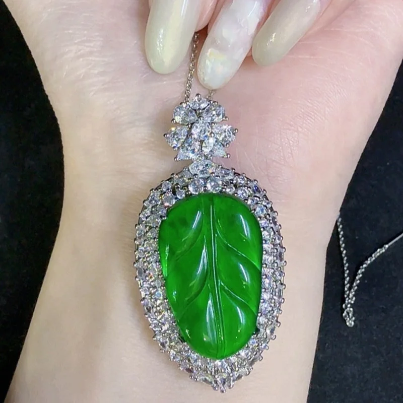 Colgante de Jadeíta Natural Grado A, Verde Hielo, Verde Hoja, Verde Emperador, Collar de Jadeíta Elegante y Exquisito con Cadena