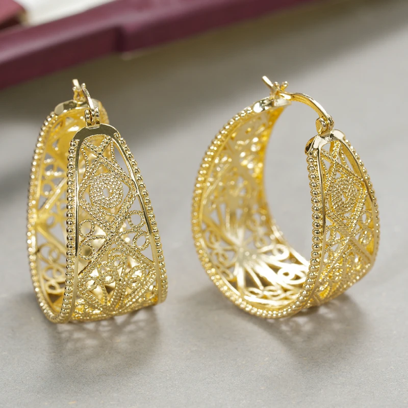 Pendientes de Aro Huitan Boho de Latón Dorado con Filigrana y Diseño Hiperbólico para Mujer, Pendientes Colgantes Vintage Huecos, Accesorios, Regalo para Ella