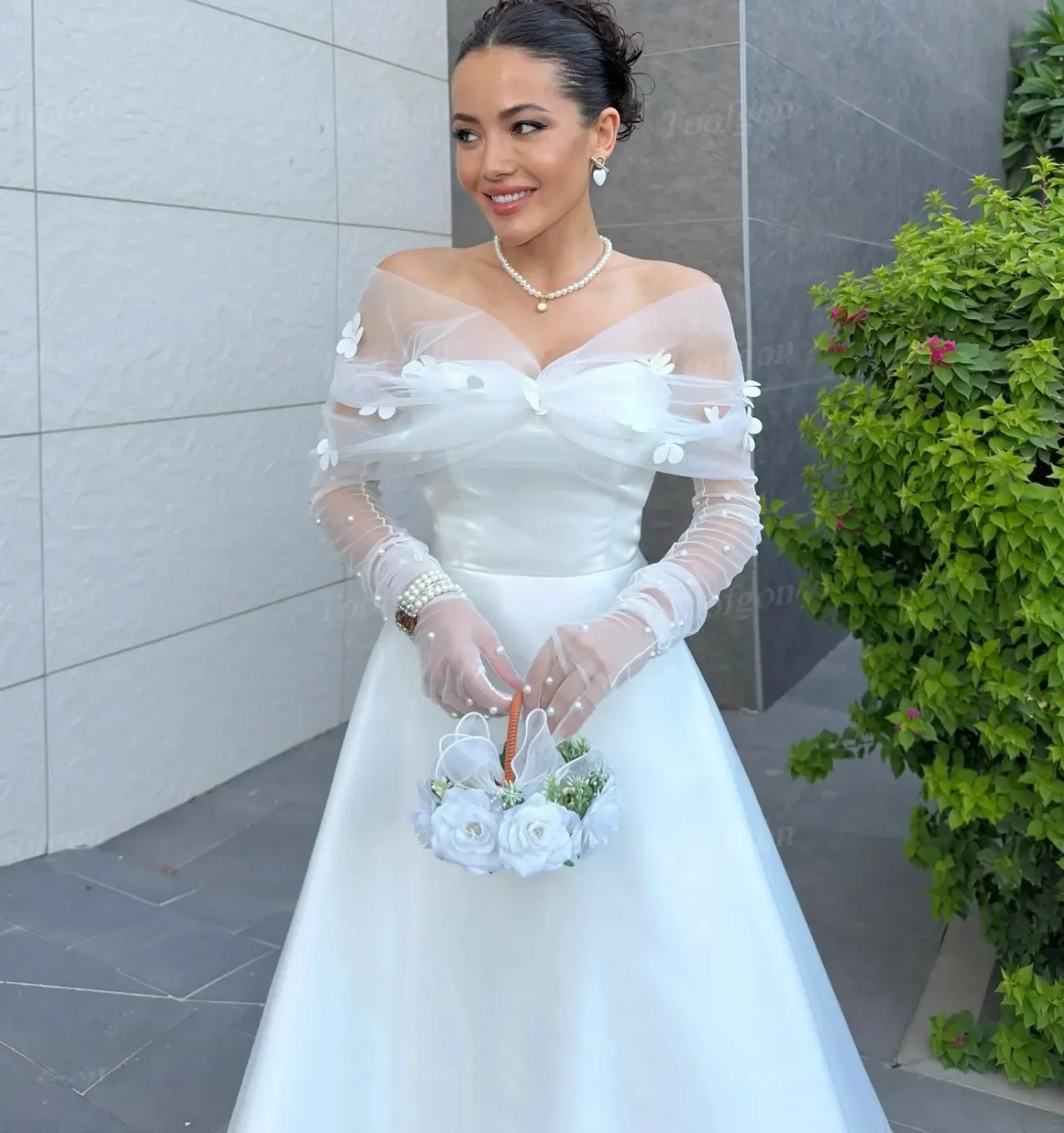 ชุดแต่งงานหรูหราแบบเปิดไหล่ประดับดอกไม้ ความยาวระดับข้อเท้า ผ้าซาตินทรงเอไลน์ สำหรับเจ้าสาว งานเลี้ยง ถ่ายภาพ ชุดเจ้าสาว