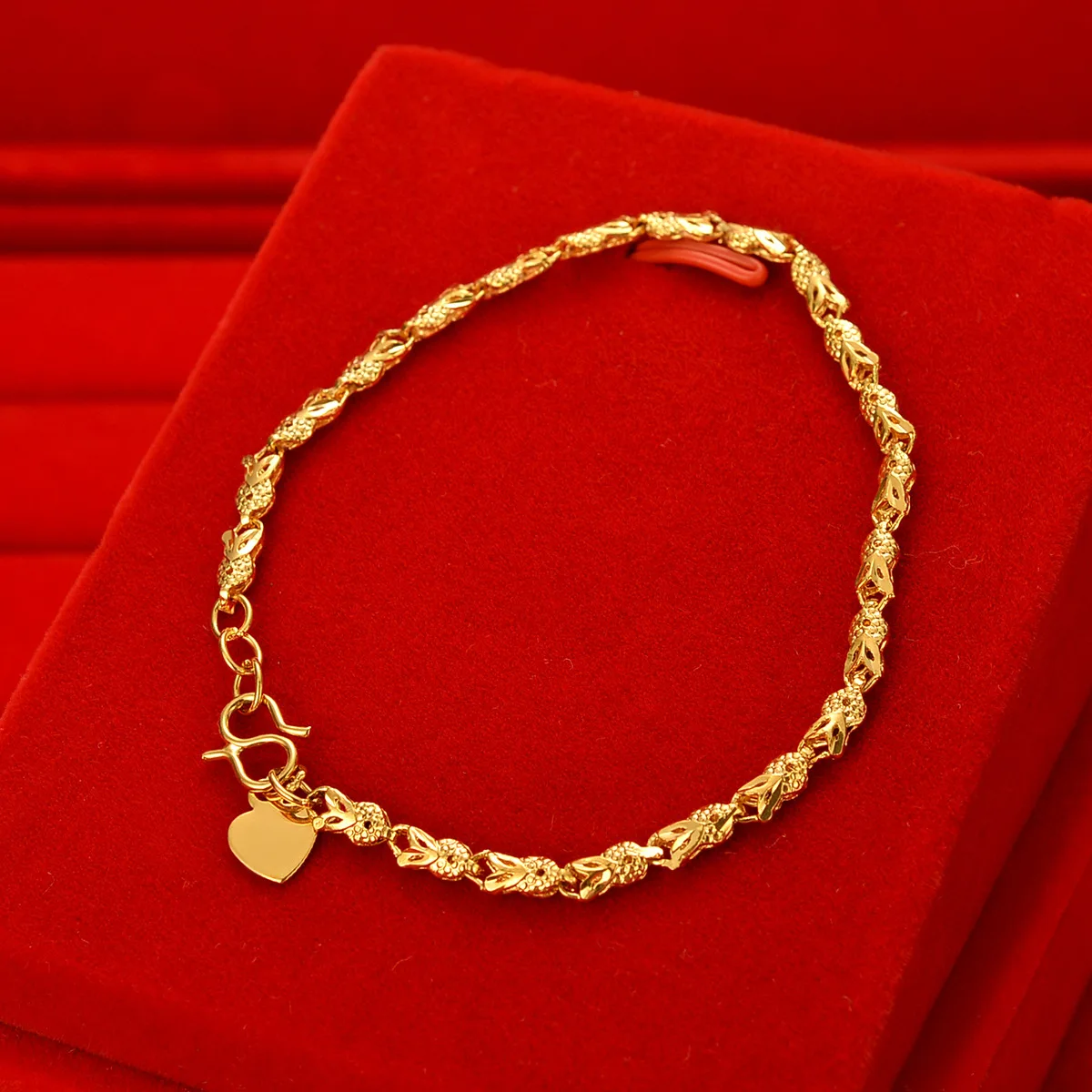 

Boutique AU999 gold bracelet womens real gold wrist chain car flower wedding retro 24k pure gold lucky bracelet female model