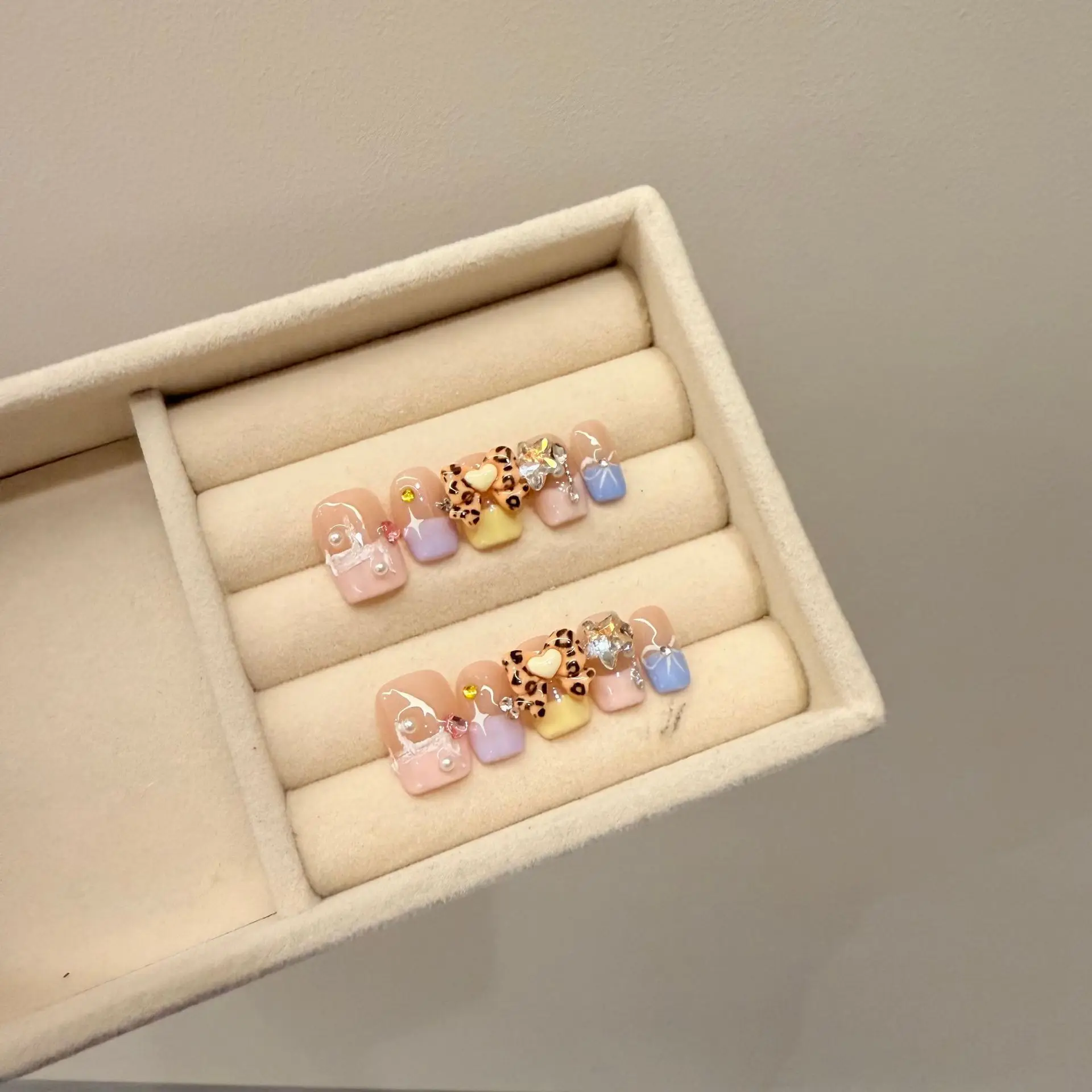 

10 Pieces Simple Luxury Cute French Handmade Press On Nails Leopard Print Bow Fake Nails Removable Reusable