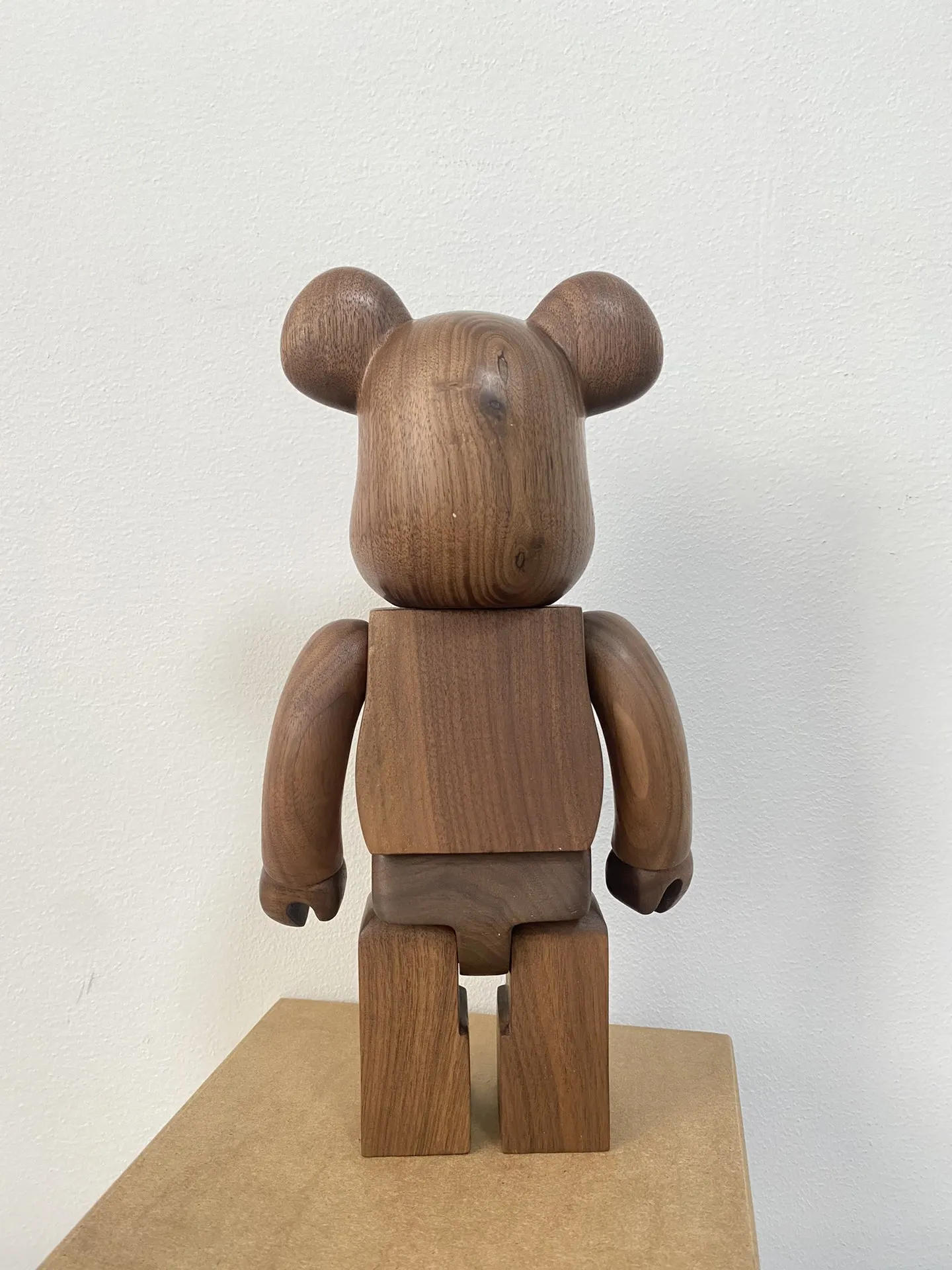 Bearbrick 400% Vertical Grain Horizon And Walnut 28cm Height Collection Handmade Wooden Bear Bookshelf Decoration Figure