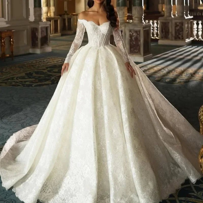 

Elegant Lace Customized Sweetheart Neck Long Sleeved Ball Gown Wedding Dresses Amanda Novias for Women's Bridal Gown