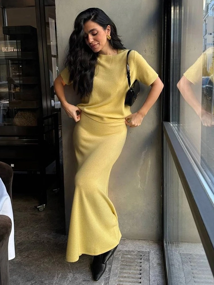 

FDYOUI Women's Elegant Short Sleeve T-shirt Pullovers+Long Skirts 2 Piece Sets Lady 2025 Autumn Solid Knitted Sweater Dress Suit