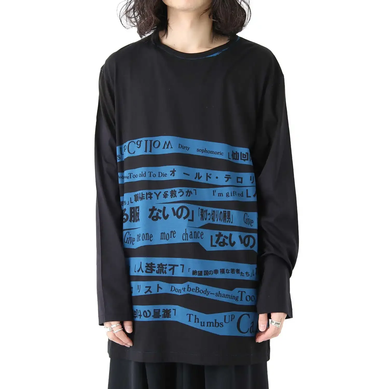 YOJI OOAK غير منتظم أبيض وأسود مطبوعة الكتاب المقدس شعار مطبوع رقبة مستديرة تي شيرت رجالي بأكمام طويلة أبيض وأزرق #1