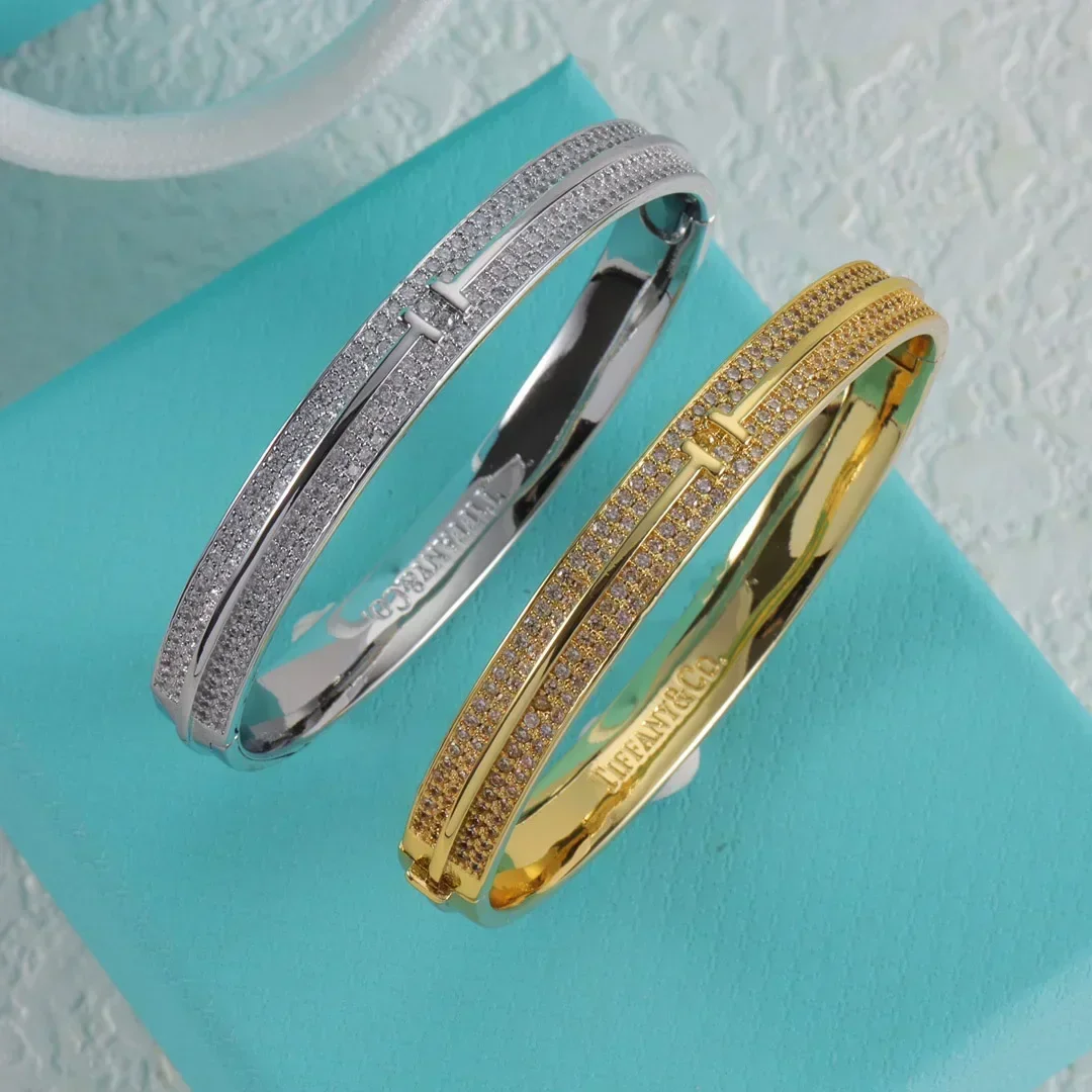 

2025 New Arrival S925 Sterling Silver TIF Bangle, High-End Fashion, Elegant Design, Enhance Charm, Affordable Price