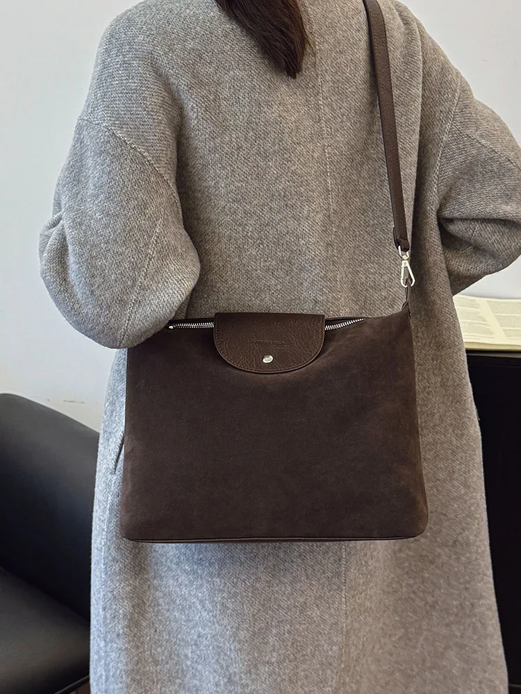 

New Minimalist Casual Fashionable Shoulder Bag For Women 2025 Large Capacity Crossbody Tote Bag Versatile Crossbag Square Bag