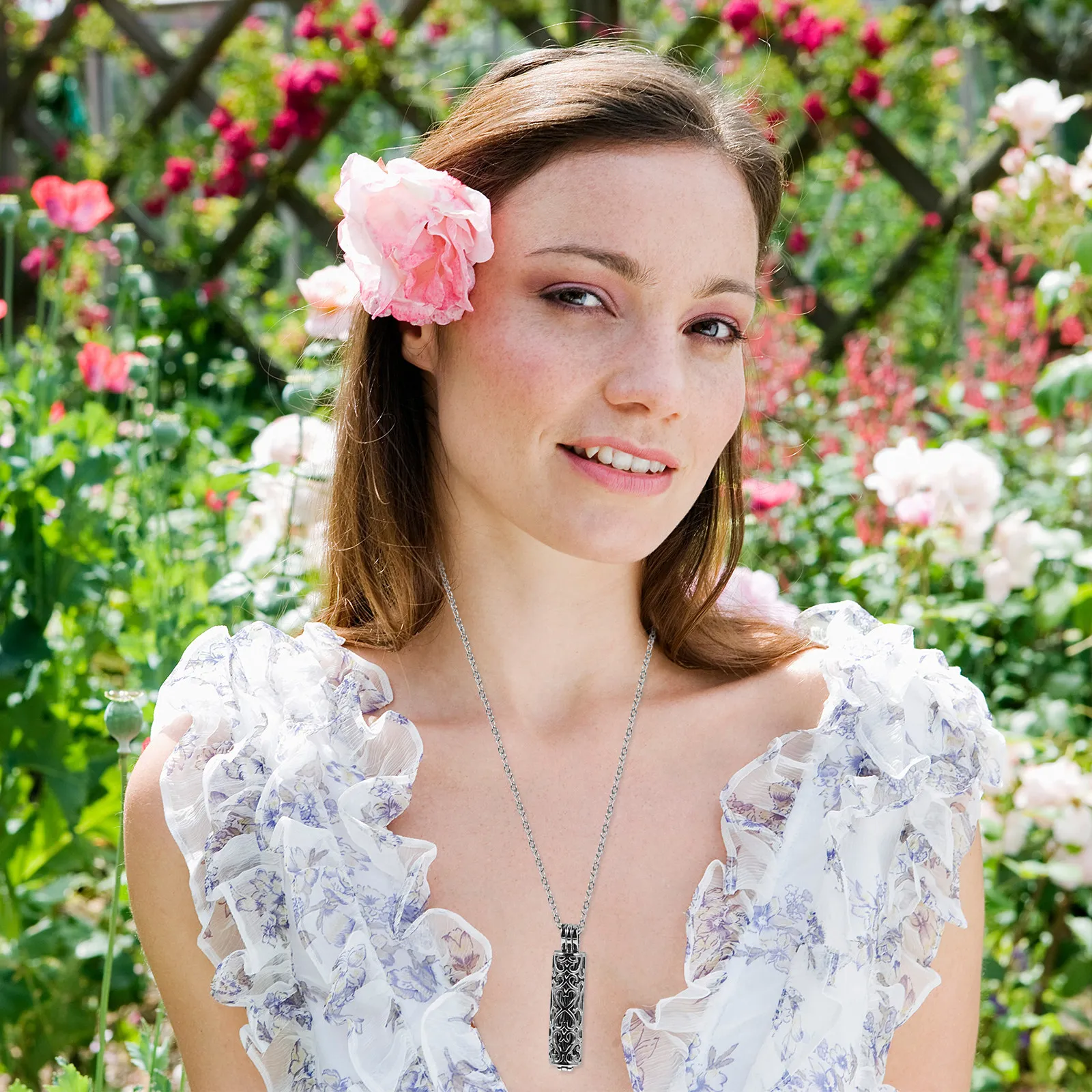 

Cremation Ashes Urn Necklace Keepsake Pendant for Loved One Memorial Jewelry Stainless Steel Glass Design for Men Women