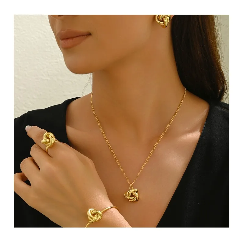 

Комплект украшений Wind Jewelry: колье, браслет с оригинальным дизайном, универсальные женские серьги