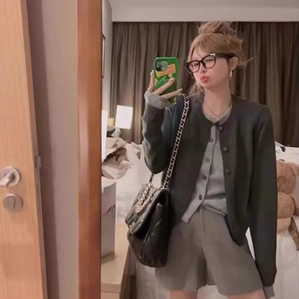 

Women's High-End Grey Knitted Cardigan Sweater round Neck Slim-fit Autumn Top Western-style All-match Two-piece Fake Two-piece