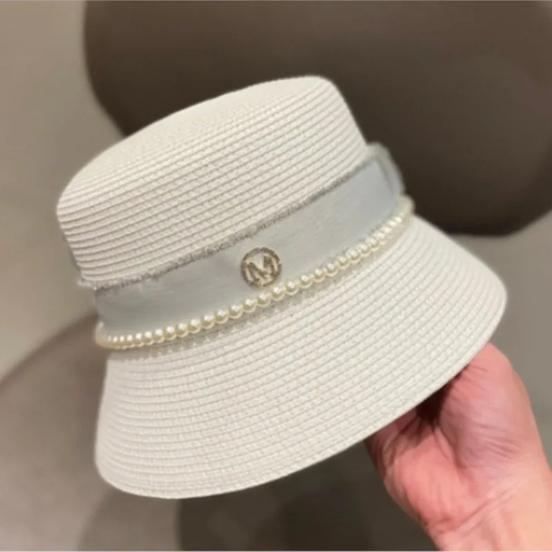 

The new bucket fisherman hat is a fashionable versatile and face-enhancing small basin for women