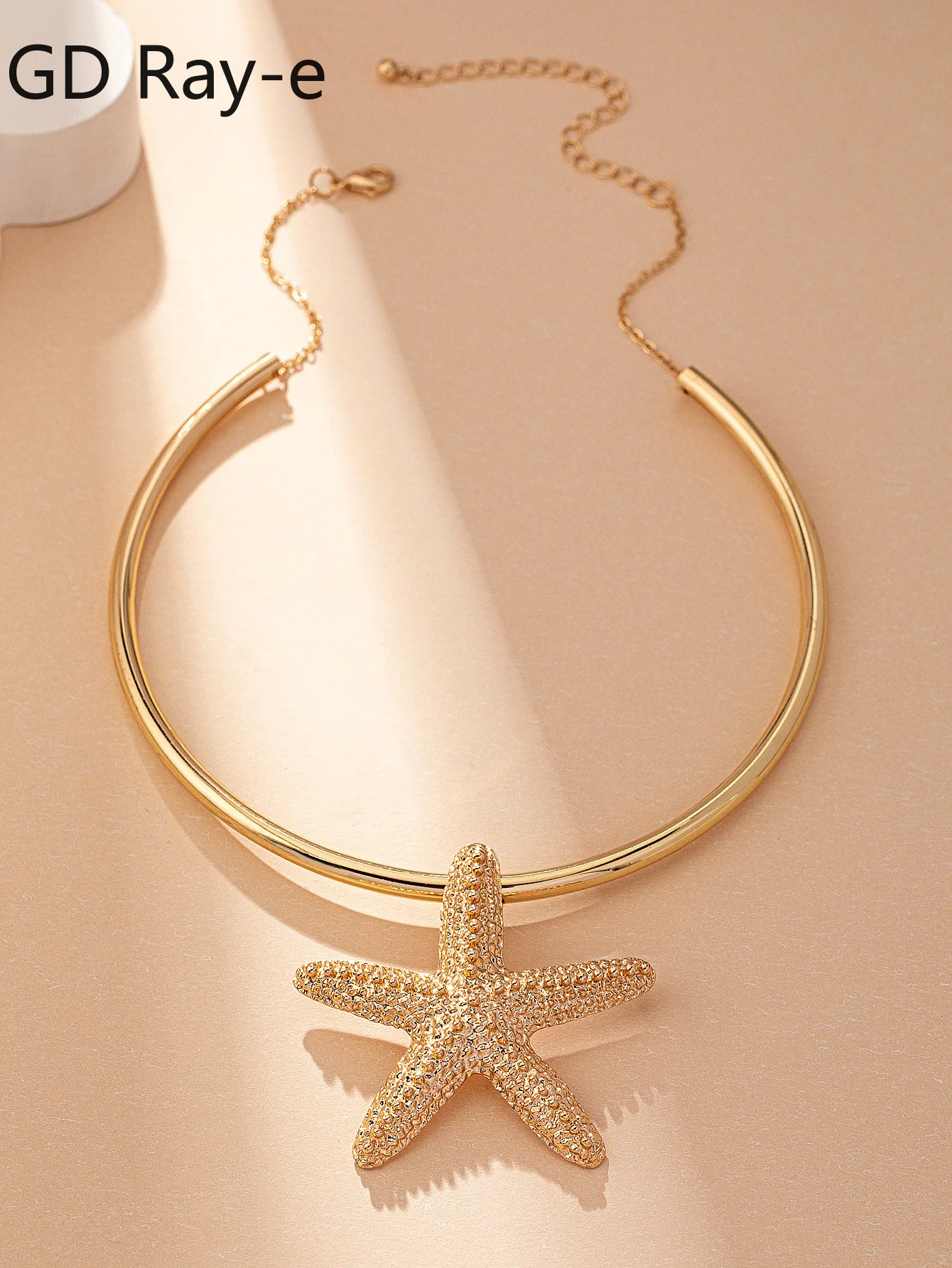 Bohemian Golden Starfish Geometric Choker Necklace for Women Punk Exaggerated Metal Pendant Necklace Fashion Jewelry