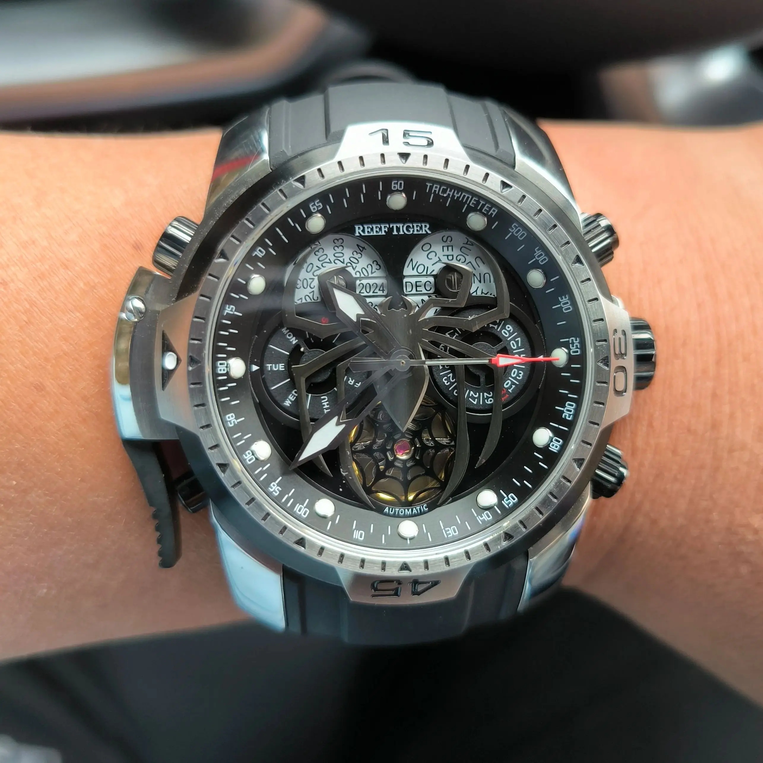 Reef Tiger Men Automatic Watch 46mm Mechanical Wristwatch Luminous Sapphire Mirror Year Month Week Date Skeleton Spider Dial