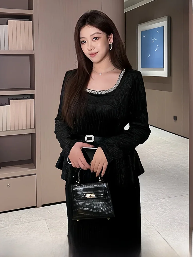 

plus Size Velvet Dress Women's Elegant Winter High Waist Long Sleeve Black Dress Commute Style Anti-Static Thickened Polyester