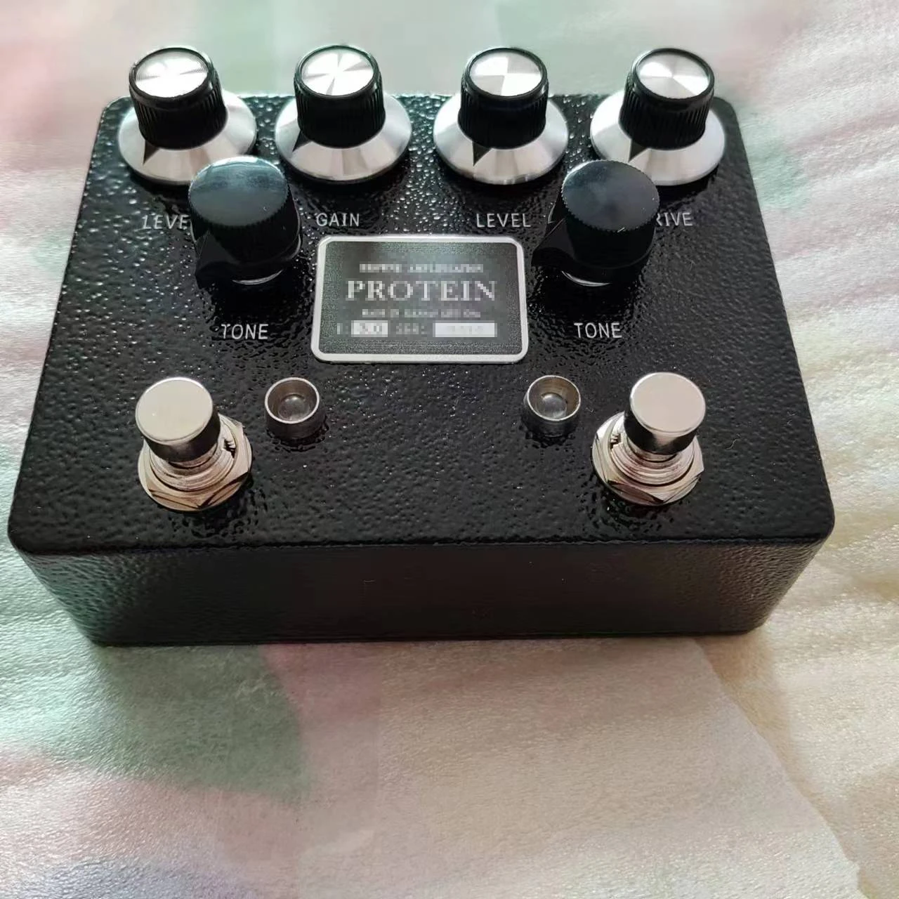 Ly-rock Br0wne Protein Guitar Overdrive Distortion Pedal, Original Clone, White & Black Single Block Pedal