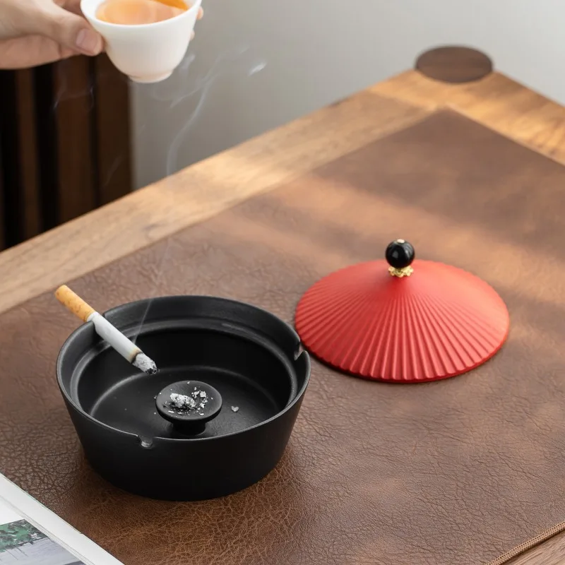 

Creative Ceramic Ashtray with Lid Windproof and Fly Proof Hat for Home Use Personalized Decoration for Ashtray