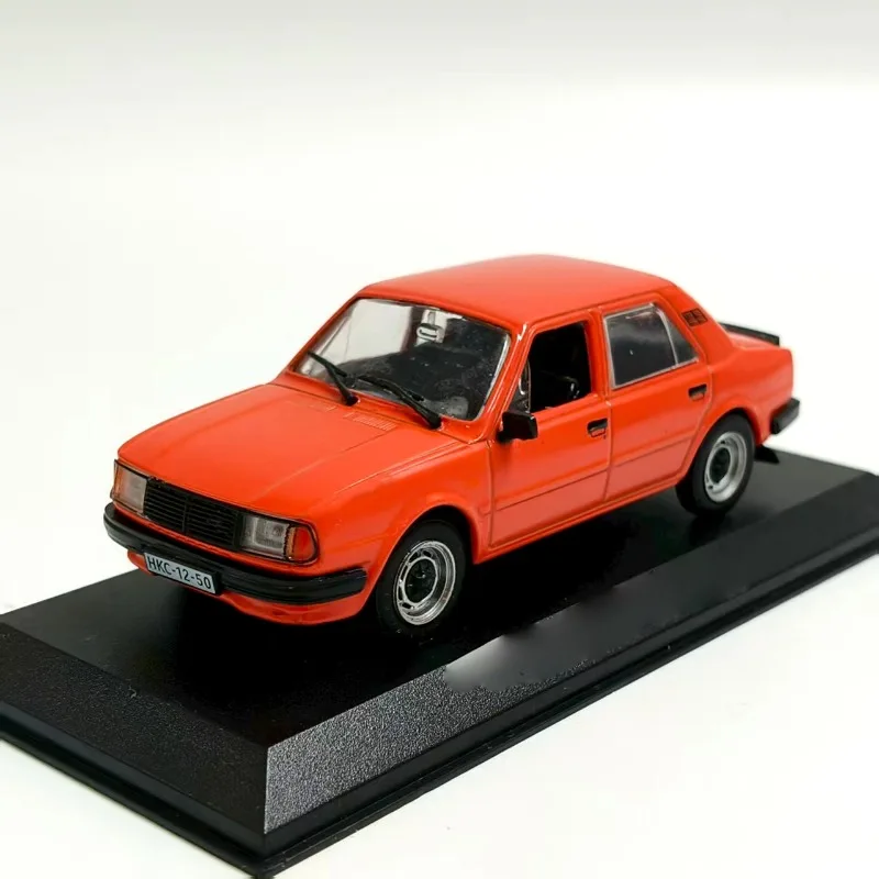 

Статическая модель автомобиля из сплава 1:43, коллекционный готовый продукт, орнамент, новинка с упаковкой, мужской подарок на день рождения