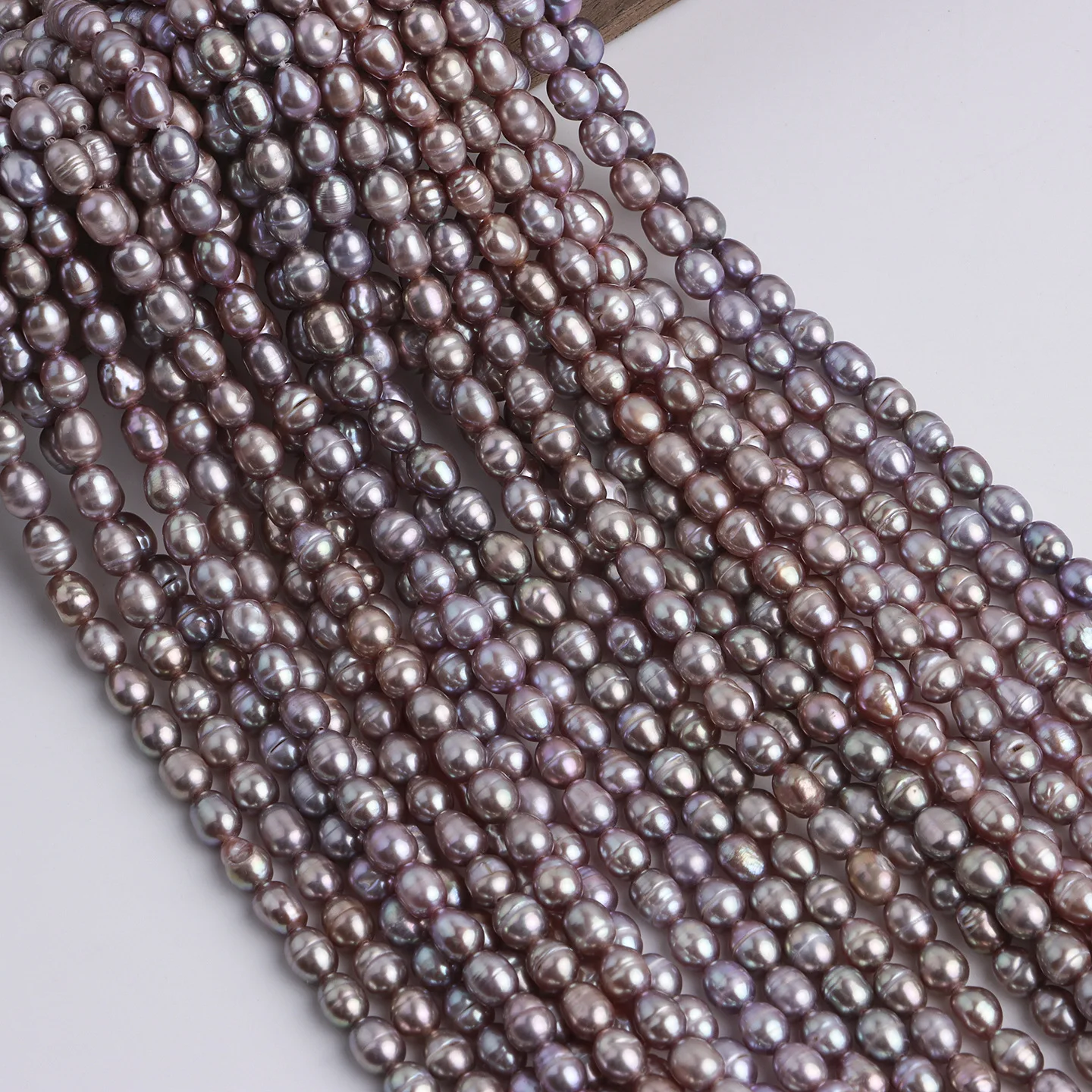 

Металлические фиолетовые 4-5 мм рисовые бусины с резьбой, натуральный пресноводный маленький жемчуг без косточек, сделай сам, ювелирные изделия ручной работы из бисера, аксессуары, материал