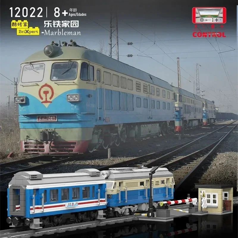 MOULD KING World Railway Series Power DF4B Diesel Locomotive Model 12022 Building Block Brick Children Train Toys Boy Gifts