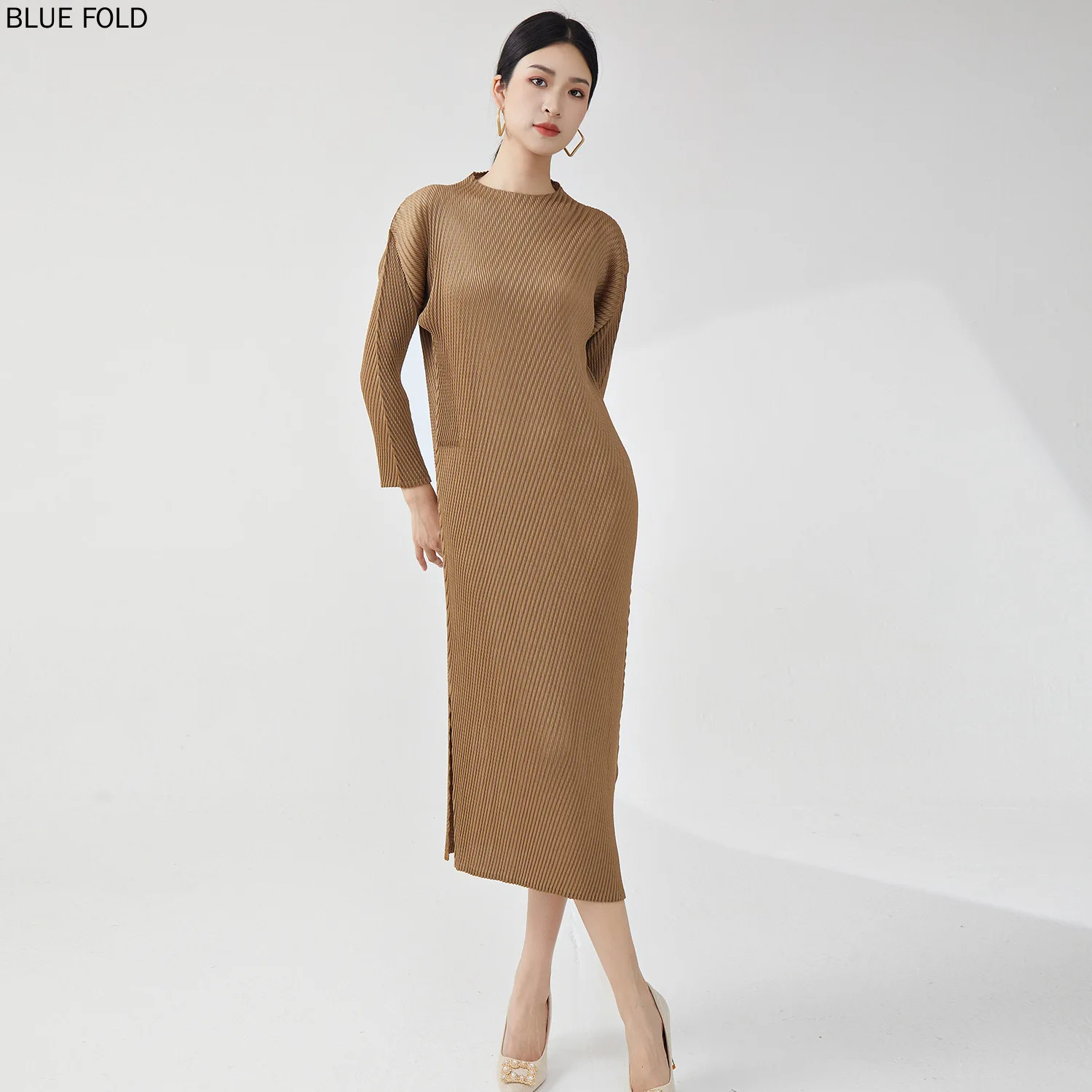 

Early Autumn Women's Clothing High-end Long Dress Temperament Bottoming Loose Long Sleeve Versatile Fish Scale Pleated Miyake