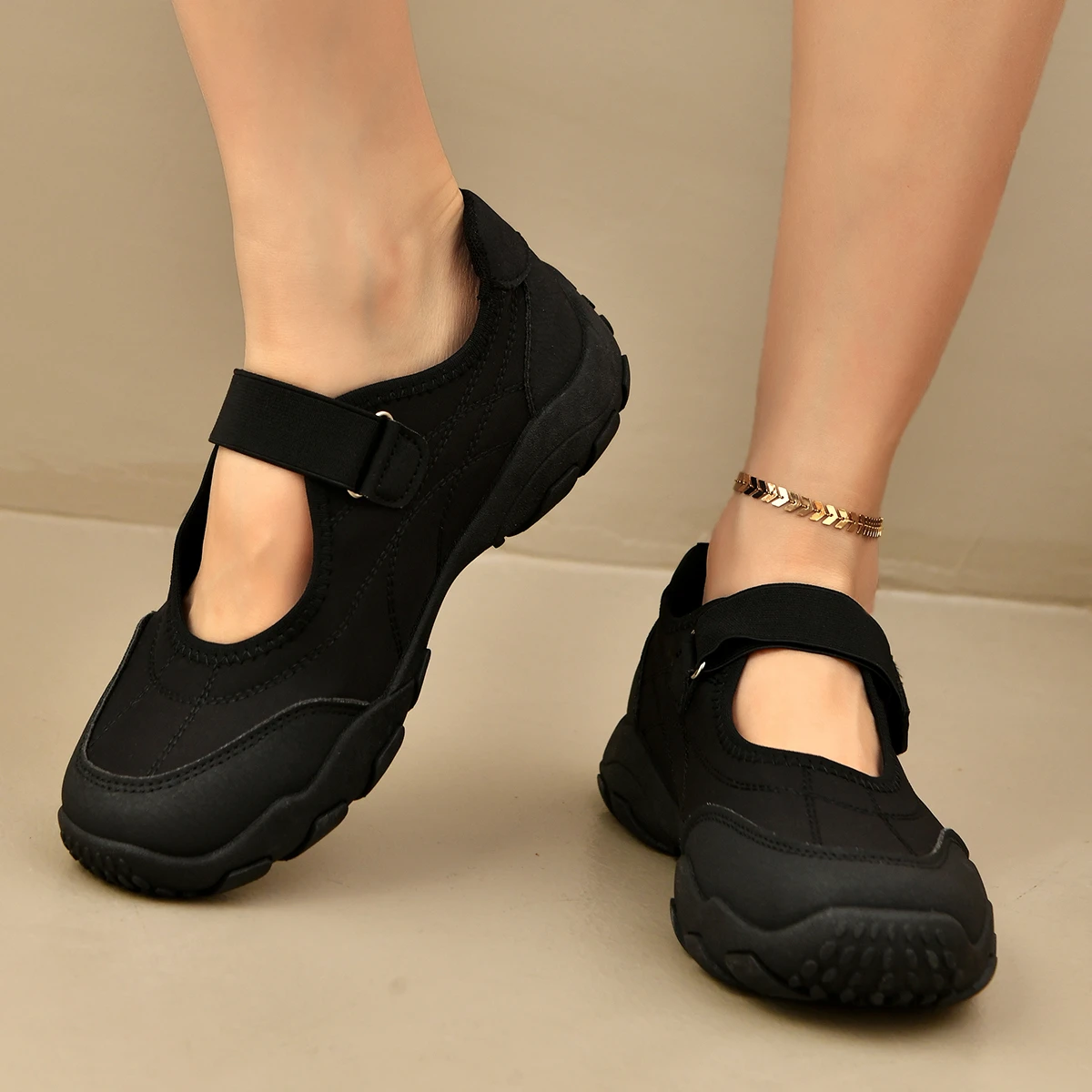 Spring and Autumn Fashionable Velcro Design Round Toe Running Shoes 2026 New Women's Casual Non-Slip Comfortable Sports Shoes