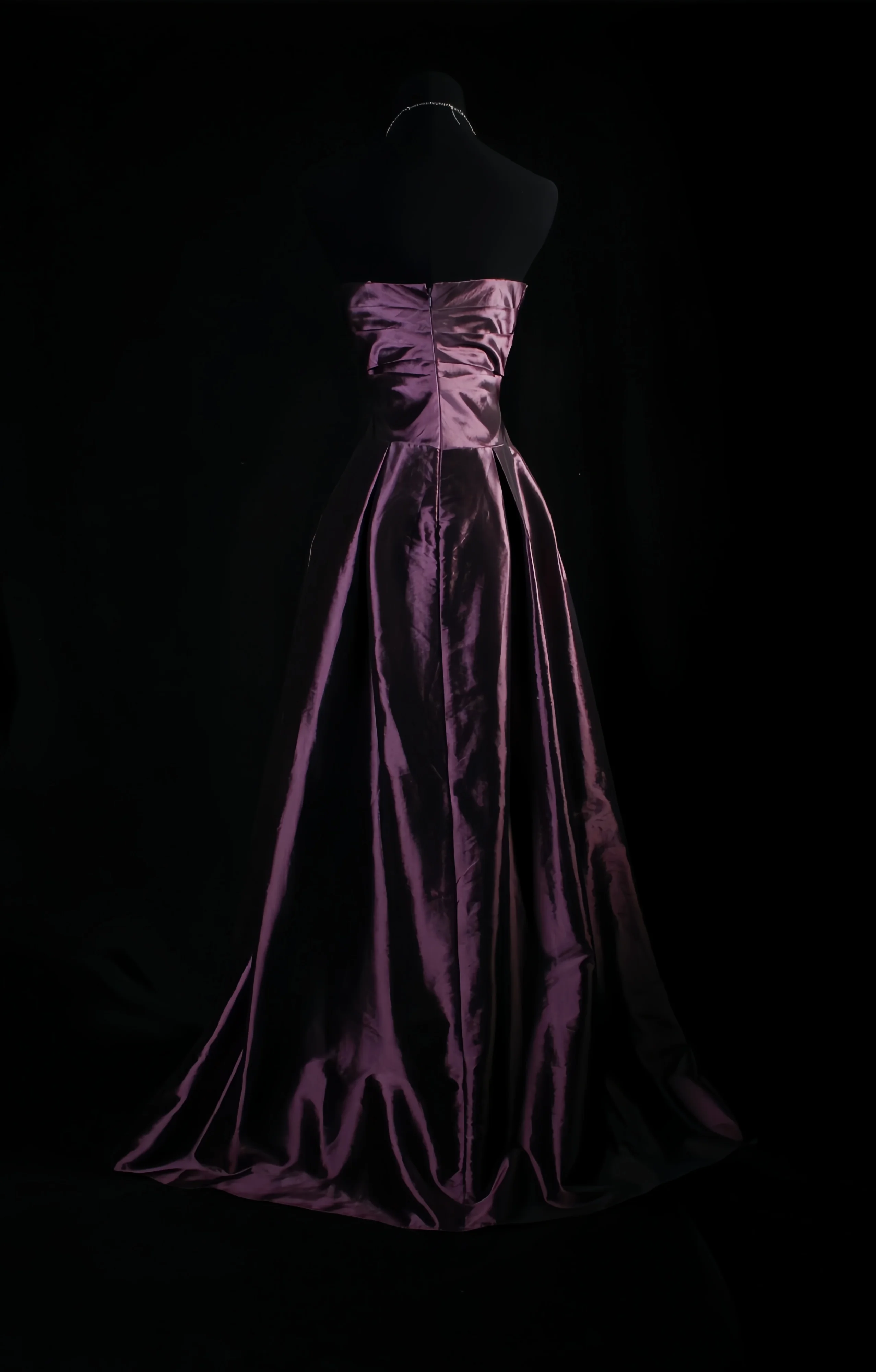 

Purple Taffeta Cocktail Party Gown Strapless Sleeveless Sweetheart Pleated A-Line Neckline Formal Occasion Banquet Evening Dress