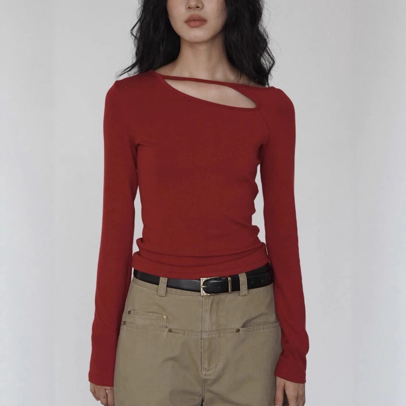 

Women Long Sleeve T-shirt Base Layer 2025 Autumn New Niche Design Top Red One Shoulder Slim Fit Long Sleeve Basic Layering Tee