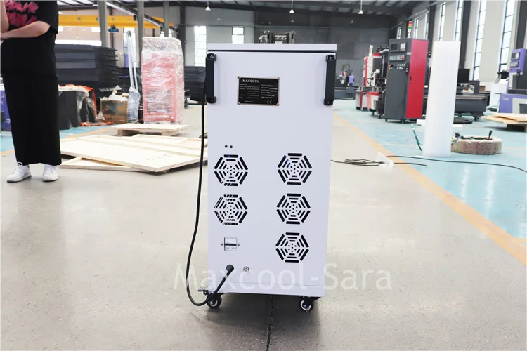 Laser Rust Paint Oil Coated Removal Cleaner Fiber Pulsed Laser Cleaning Machine with Handheld