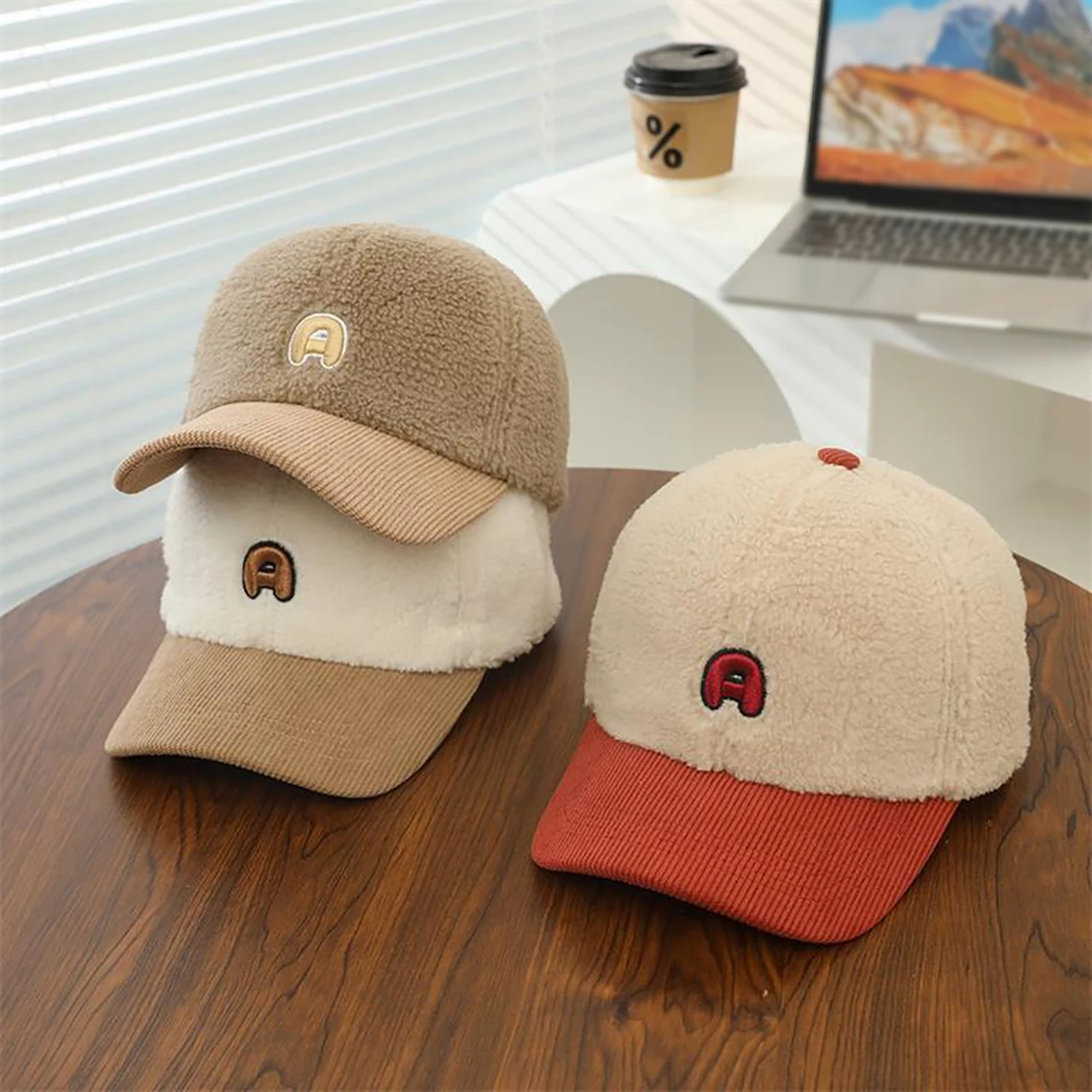 

Осенне-зимняя детская плюшевая бейсбольная шапка с вышивкой букв A, детская кепка с утиным языком, флисовые детские фуражки с ягненком, теплые шапки для детей от 2 до 8 лет