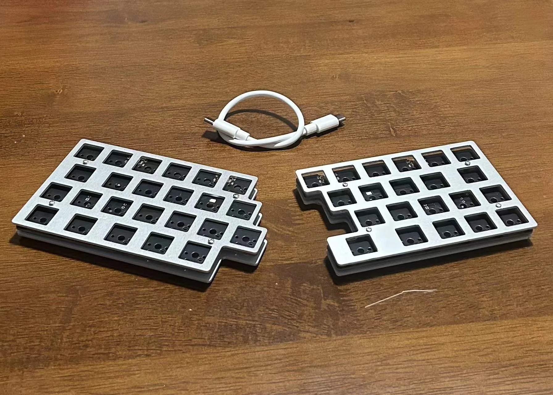 K45a Kit Keyboard Mekanis Kabel Sumbu Rendah Mode Tunggal 40% Kolom Diagonal Mendukung Firmware Qmk/ Botol Hadiah Keyboard Kustom