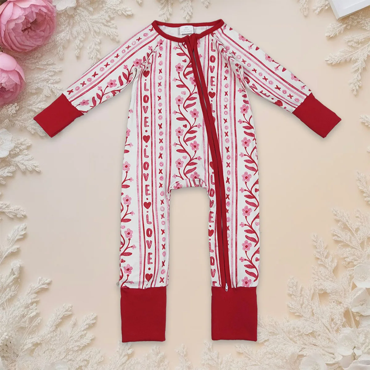 bodysuit-recem-nascido-bebe-menina-boutique-roupas-coracoes-flores-dia-dos-namorados-em-dois-sentidos-ziper-sleeper-macacao-bebes-roupas-infantis