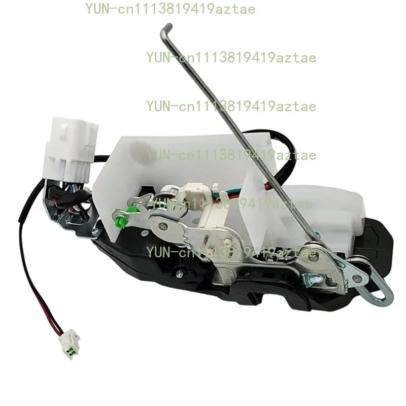 For Toyota Land Cruiser J90 2000-2002 Rear Door Lock Assembly Trunk Lock Center Latch Part Numbers 6911060130 69110-60130