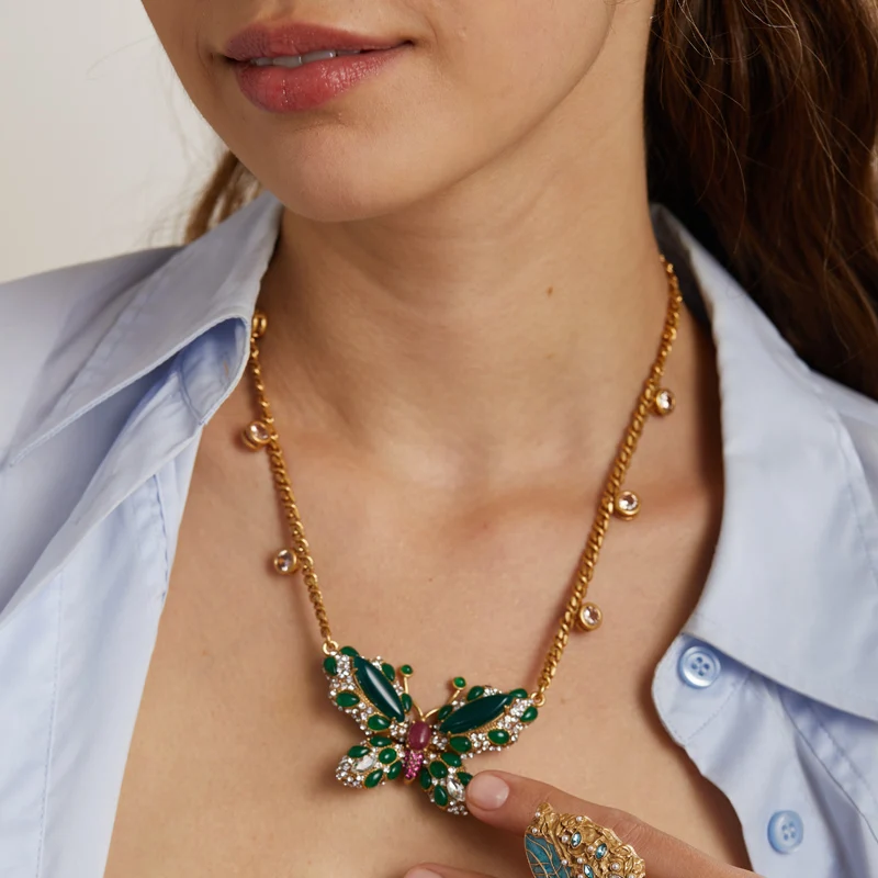خمر الزمرد الأخضر فراشة قلادة الزجاج الصقيل المرأة الجميلة العتيقة الذهب اللون سلسلة كريستال فاخر مصمم المجوهرات #2